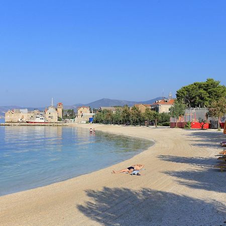 Apartments With A Parking Space Kastel Gomilica, Kastela - 21138 Exteriör bild