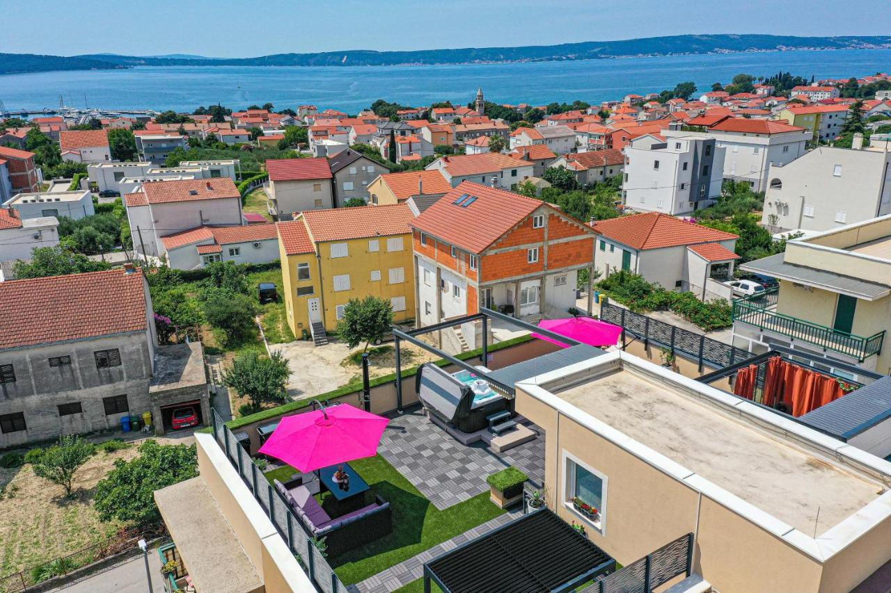 Apartments With A Parking Space Kastel Gomilica, Kastela - 21138 Exteriör bild