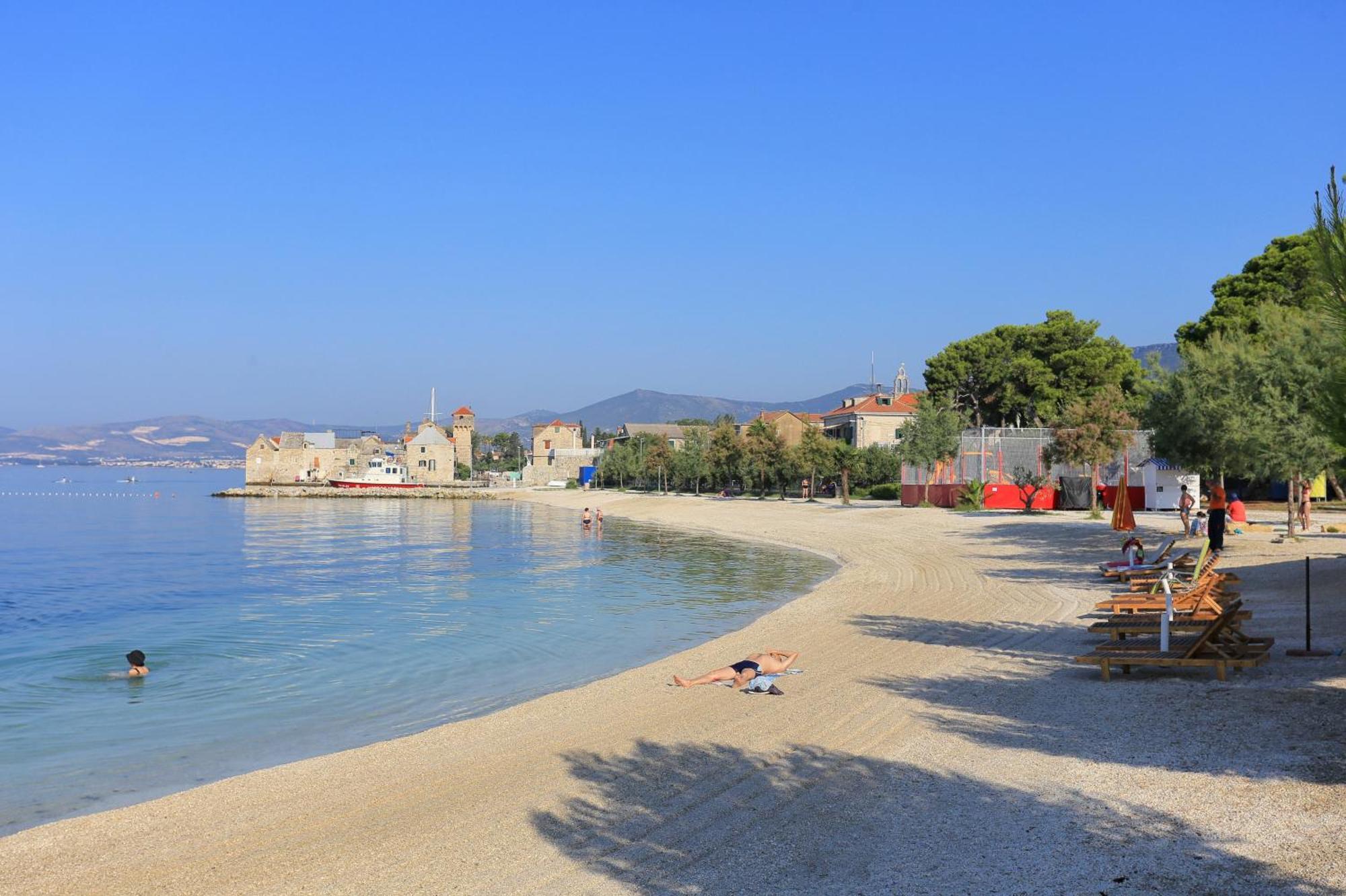 Apartments With A Parking Space Kastel Gomilica, Kastela - 21138 Exteriör bild